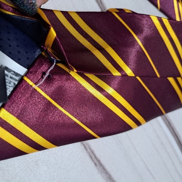 Rubie's Costume Co Harry Potter Gryffindor Tie - Picture 3 of 12